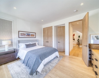 1712 Manhattan Avenue - Photo Thumbnail 28