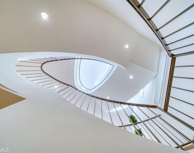 1712 Manhattan Avenue - Photo Thumbnail 30