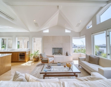 1712 Manhattan Avenue - Photo Thumbnail 5