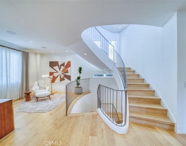 1712 Manhattan Avenue - Photo Thumbnail 26