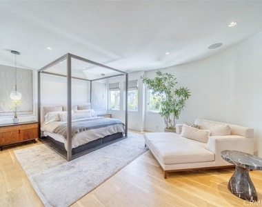 1712 Manhattan Avenue - Photo Thumbnail 21