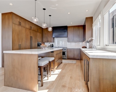 1712 Manhattan Avenue - Photo Thumbnail 8