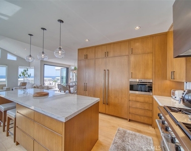 1712 Manhattan Avenue - Photo Thumbnail 16