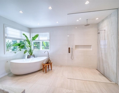 1712 Manhattan Avenue - Photo Thumbnail 23