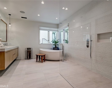 1712 Manhattan Avenue - Photo Thumbnail 51