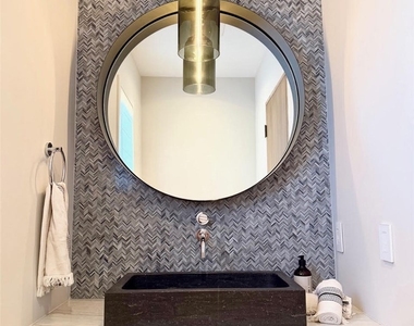 1712 Manhattan Avenue - Photo Thumbnail 32