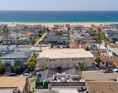 1712 Manhattan Avenue - Photo Thumbnail 3