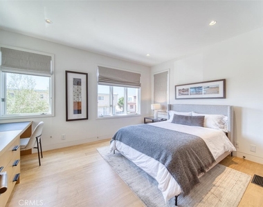 1712 Manhattan Avenue - Photo Thumbnail 29
