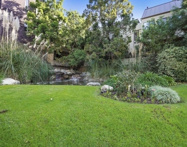 950 N Kings Road - Photo Thumbnail 39