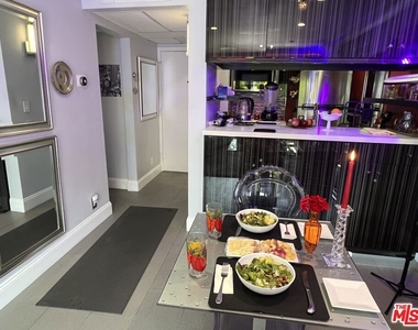 950 N Kings Road - Photo Thumbnail 49