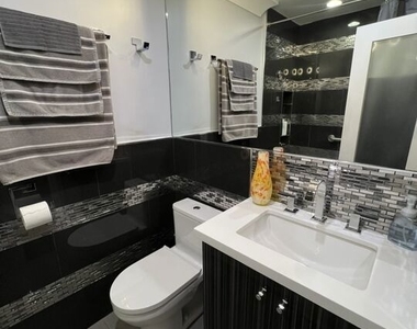 950 N Kings Road - Photo Thumbnail 40