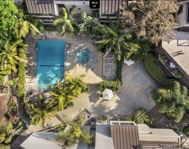 950 N Kings Road - Photo Thumbnail 47