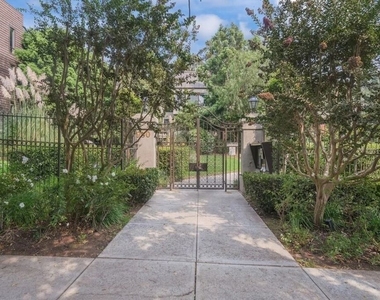 950 N Kings Road - Photo Thumbnail 46