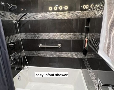 950 N Kings Road - Photo Thumbnail 57