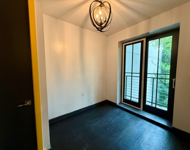 1296 Park Place - Photo Thumbnail 5