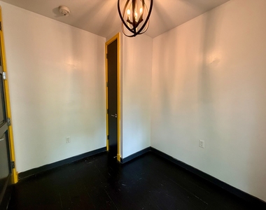 1296 Park Place - Photo Thumbnail 8