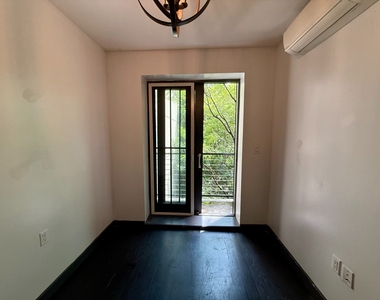 1296 Park Place - Photo Thumbnail 6