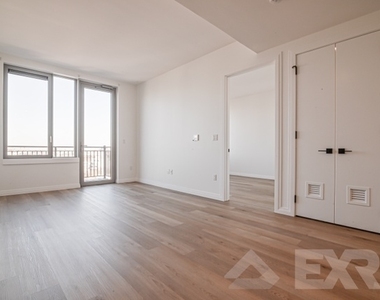 957 Atlantic Avenue - Photo Thumbnail 2
