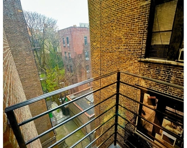 228 Eighth Ave - Photo Thumbnail 3