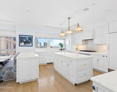 415 E 54th St - Photo Thumbnail 2
