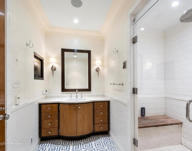 415 E 54th St - Photo Thumbnail 7