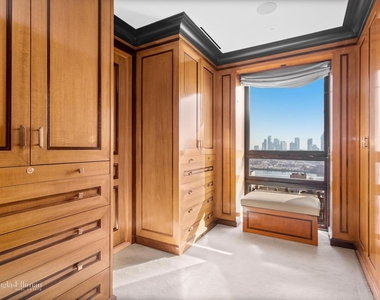 415 E 54th St - Photo Thumbnail 8