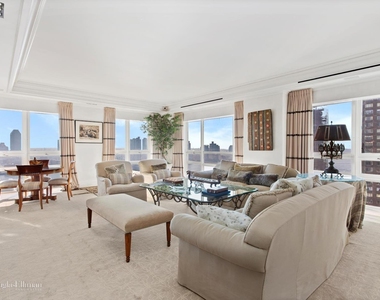 415 E 54th St - Photo Thumbnail 0