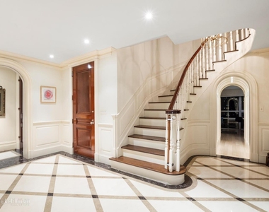 415 E 54th St - Photo Thumbnail 11
