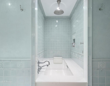 415 E 54th St - Photo Thumbnail 5