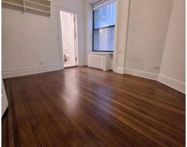 166 W 72nd St - Photo Thumbnail 6