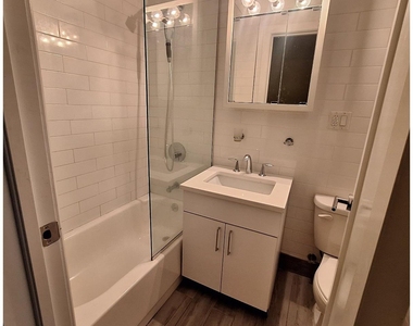 166 W 72nd St - Photo Thumbnail 7