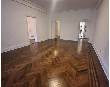 166 W 72nd St - Photo Thumbnail 1