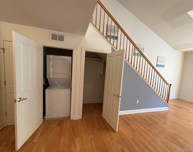 1405 Round Pointe Drive - Photo Thumbnail 9