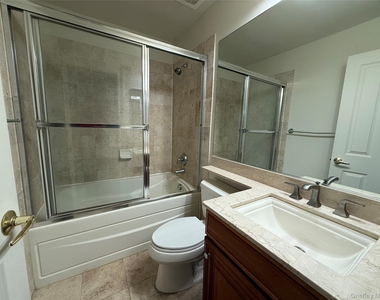 1405 Round Pointe Drive - Photo Thumbnail 7