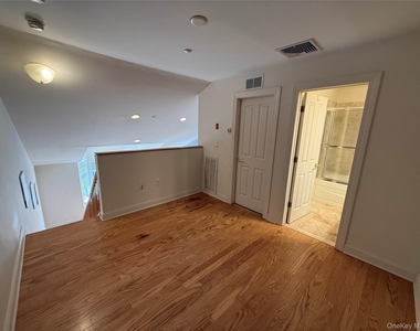 1405 Round Pointe Drive - Photo Thumbnail 6