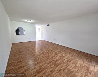 505 Nw 177th St - Photo Thumbnail 3