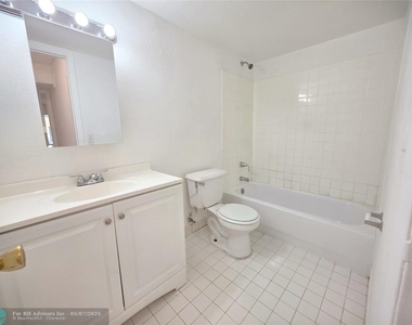 505 Nw 177th St - Photo Thumbnail 6