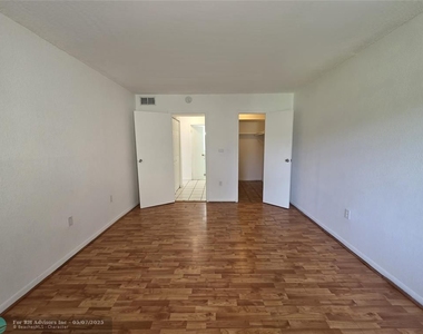 505 Nw 177th St - Photo Thumbnail 5