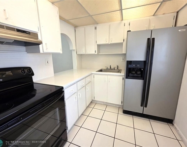 505 Nw 177th St - Photo Thumbnail 1