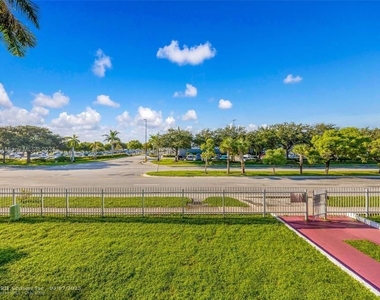 505 Nw 177th St - Photo Thumbnail 12