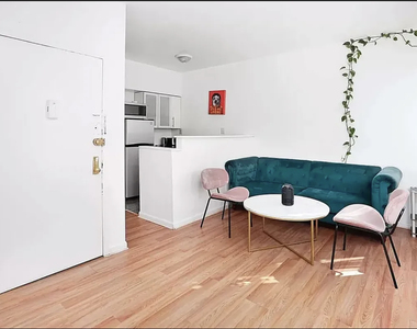 51 Avenue B - Photo Thumbnail 5
