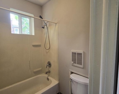 3047 Frankford Avenue - Photo Thumbnail 10