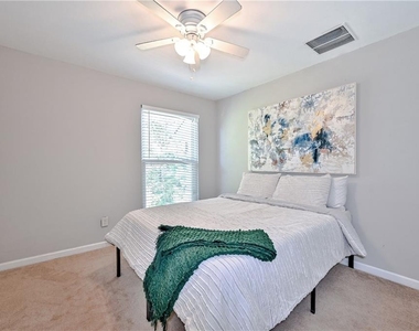2252 Goodwood Boulevard Se - Photo Thumbnail 20