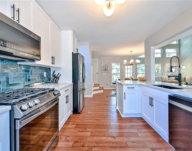 2252 Goodwood Boulevard Se - Photo Thumbnail 10