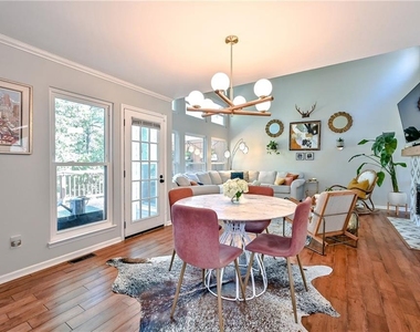 2252 Goodwood Boulevard Se - Photo Thumbnail 6