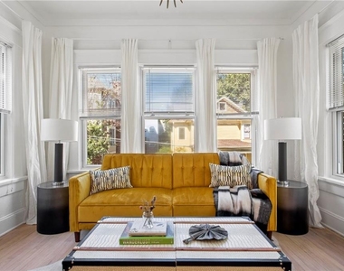 1187 Mansfield Avenue Ne - Photo Thumbnail 11