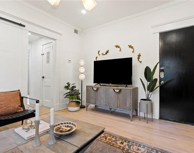 1187 Mansfield Avenue Ne - Photo Thumbnail 6