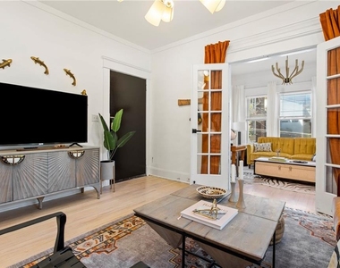 1187 Mansfield Avenue Ne - Photo Thumbnail 7