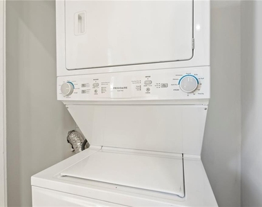 1187 Mansfield Avenue Ne - Photo Thumbnail 31