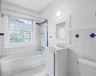 806 Winbern Street - Photo Thumbnail 8
